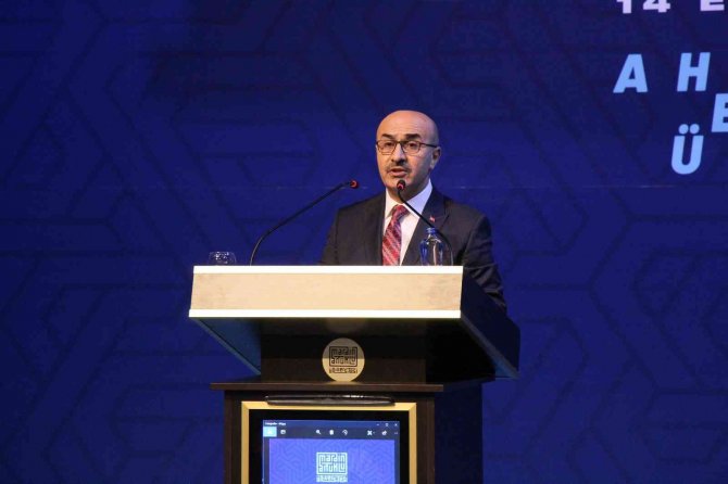 Ak Parti Genel Başkan Vekili Kurtulmuş: "Biz İnsanlarımızın Farklılıklarını Asla Ayrılık Vesilesi Olarak Görmeyeceğiz"