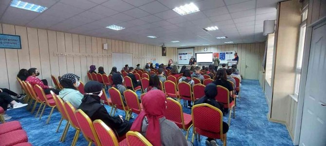 Afad Öğrencilere Afetlere Hazırlık Eğitimi Veriyor