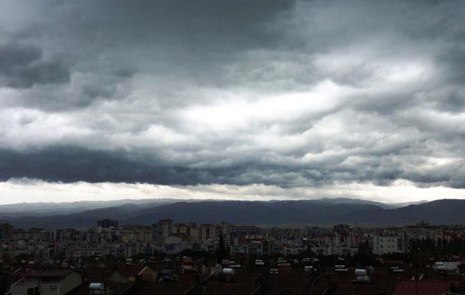 Ege’ye Şiddetli Yağış Uyarısı