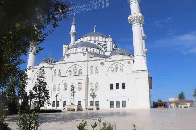 Uzun Mehmet Camii’ne Büyük İlgi: 5 Ayda 300 Bin Ziyaret