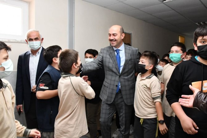 Öğrencilerden Başkan Kılıç’a Sevgi Seli
