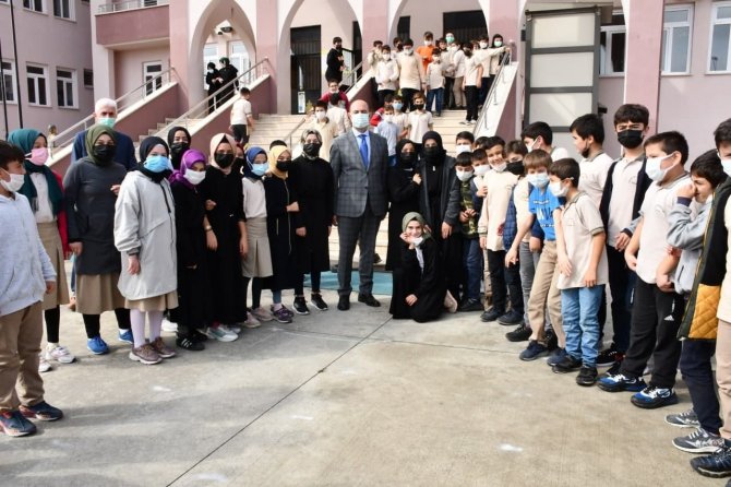 Öğrencilerden Başkan Kılıç’a Sevgi Seli