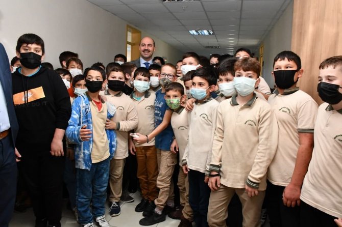 Öğrencilerden Başkan Kılıç’a Sevgi Seli