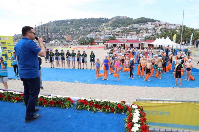 Dünya’nın En Büyük Açık Su Yüzme Yarışları Serisi Oceanman Başlıyor