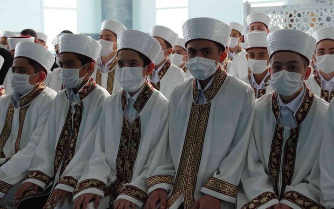 Afyonkarahisar’da 155 Genç Hafız Belgesini Aldı