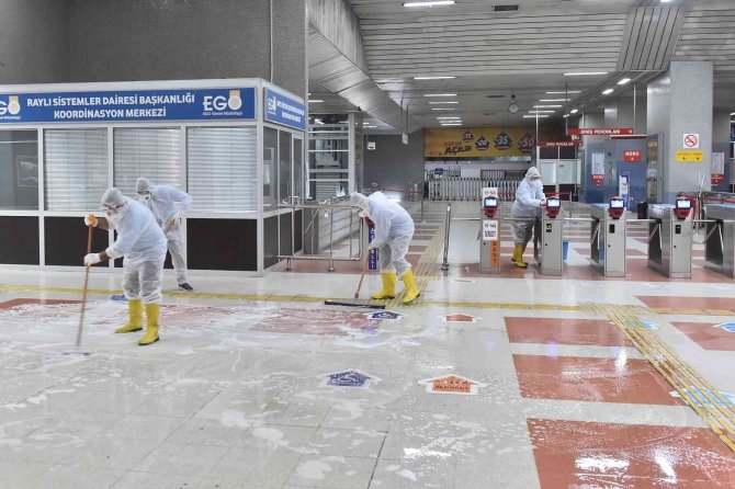 Ankara Büyükşehir Belediyesi Temizlik Timleri 7/24 İş Başında