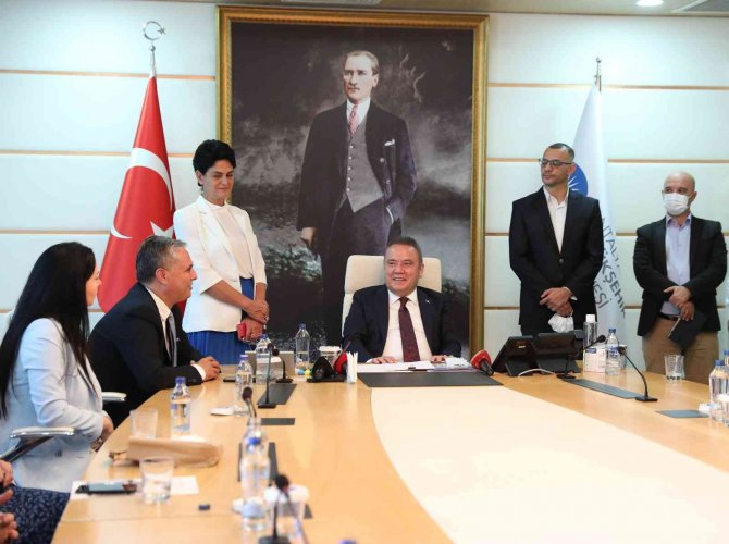 Başkan Böcek: “Kaleiçi’ni Hep Birlikte Koruyacağız”