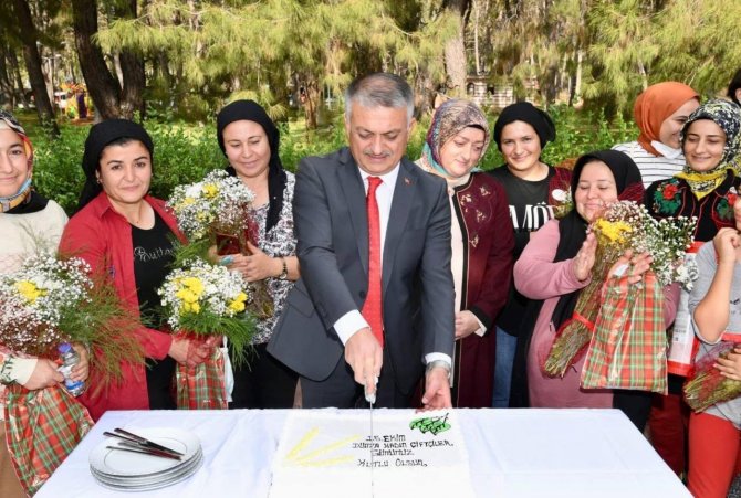 Vali Yazıcı, Kadın Çiftçilerle Bir Araya Geldi