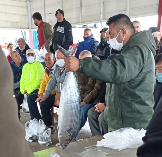 Balık Mezatından Hem Balıkçı Hem Tüketici Memnun