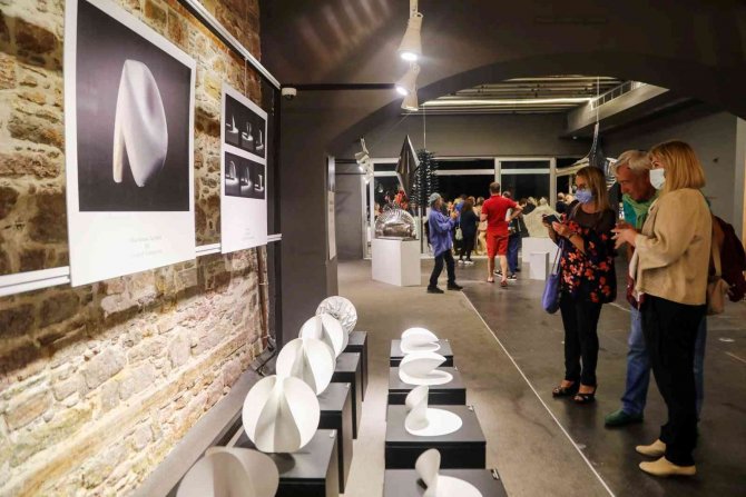 İ̇lhan Koman İle 100 Yıl Heykel Sergisi Sanatseverlerle Buluştu