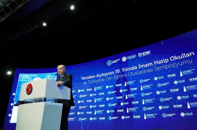 Cumhurbaşkanı Erdoğan: "İ̇mam Hatiplerin Fetret Devrini Biz Bitirdik"