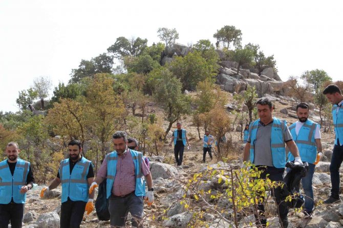 Dicle Elektrik Gönüllülerinden Gabar Dağı’ında Temizlik Operasyonu