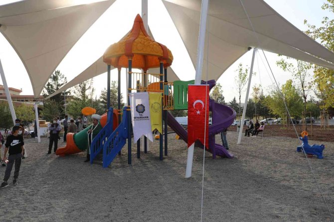 Vali Karaloğlu, Lösemili Çocuklarla Bir Araya Geldi