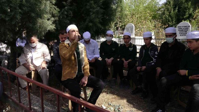 Şair-yazar Bahaettin Karakoç Mezarı Başında Dualarla Anıldı