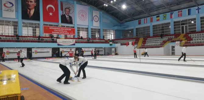 Curling 2022 Kış Olimpiyat Oyunları Ön Eleme Müsabakaları Erzurum’da Son Gününde Devam Ediyor