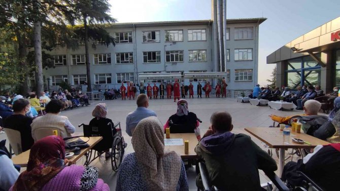 Felçliler Mehter Marşlarıyla Coştu