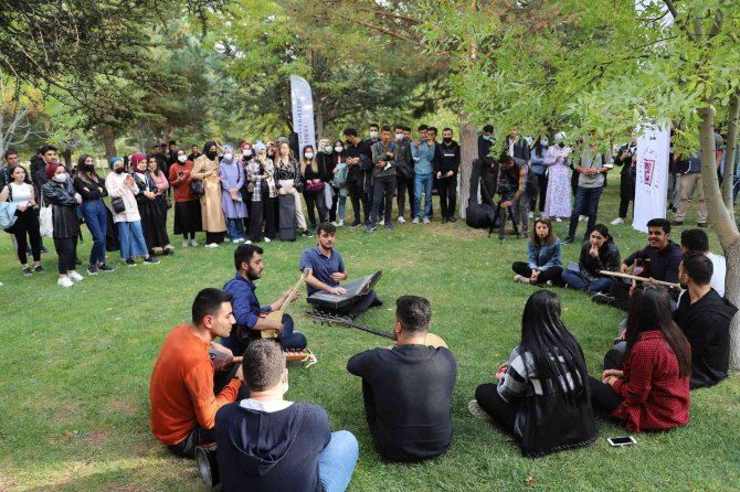 Elazığ’da Üniversite Öğrencilerine Motivasyon Konseri