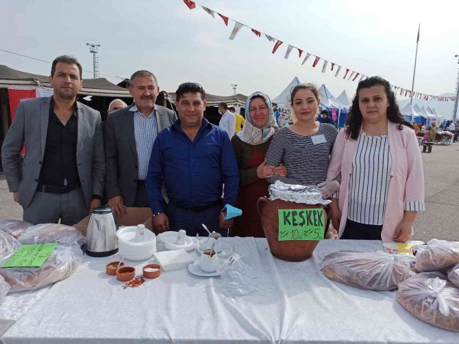 Abd’li Turist Tescilli Lezzet Şuhut Keşkeğine Hayran Kaldı