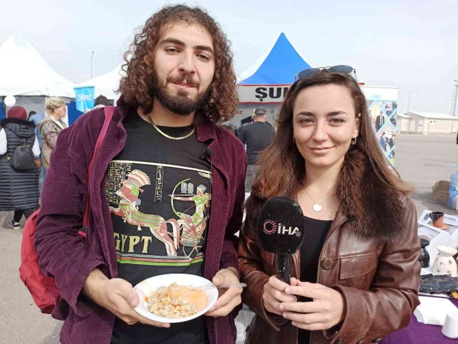 Abd’li Turist Tescilli Lezzet Şuhut Keşkeğine Hayran Kaldı