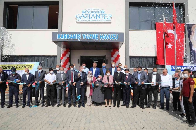 Karkamış Yüzme Havuzu Hizmete Girdi