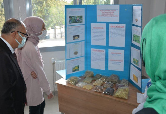 Gediz’de Tübi̇tak Bilim Fuarı