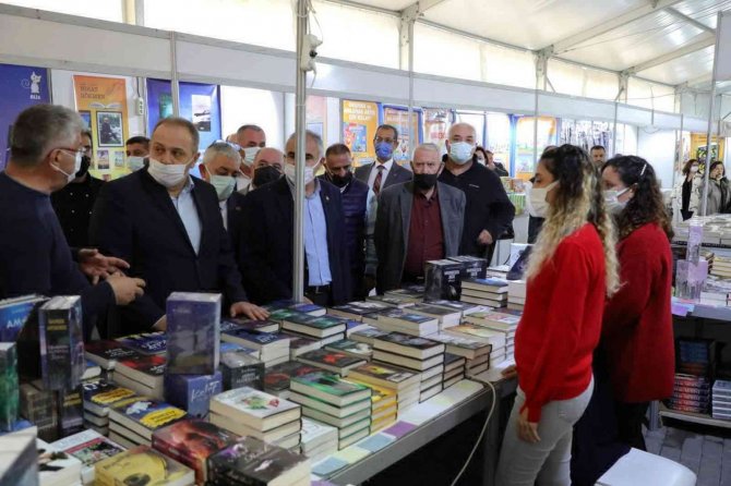 Gemlik’te Kitap Fuarı Başladı
