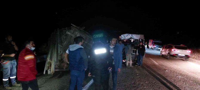 Giresun’da Minibüs İle Traktör Çarpıştı: 3 Yaralı