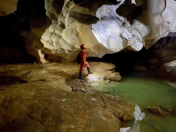 Gümüşhane Mağaralarını Kayıt Altına Alıyorlar