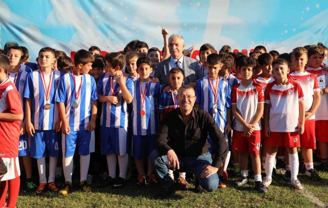 İ̇lkadım’dan Spor Kulüplerine Tatlı Moral