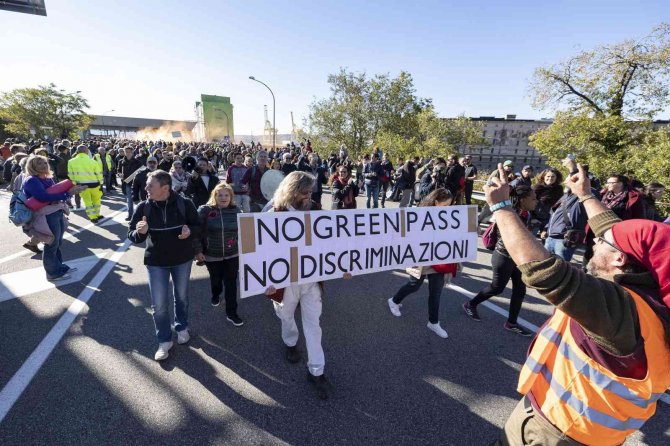 İ̇talya’da İş Yerlerinde Zorunlu Covid-19 Sertifikası Uygulaması Başladı