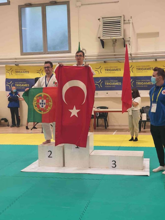 İ̇talya’da Kağıtspor Rüzgarı