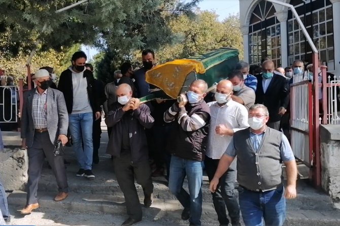 Genç Öğretmen Korona Virüse Yenildi