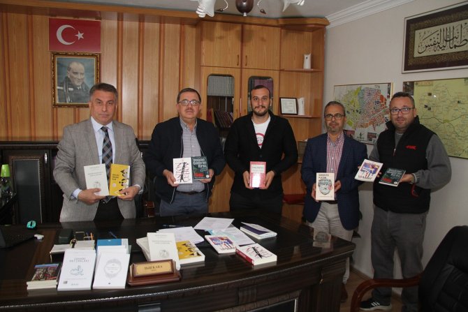 Kula’da ’Her Kahvehane Bir Kütüphane’ Projesi Başladı