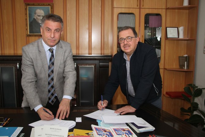 Kula’da ’Her Kahvehane Bir Kütüphane’ Projesi Başladı