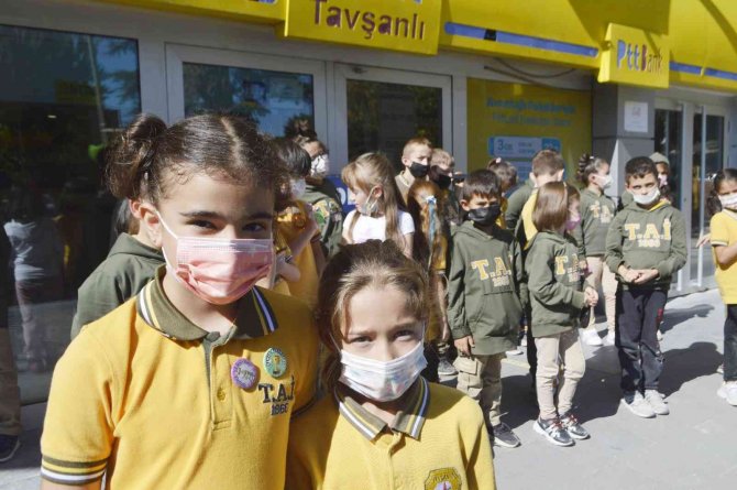 Öğrenciler Ptt’den Mektup Gönderdi