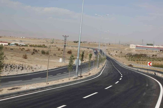 Mimarsinan Organize Sanayi Bölgesi’ne Yeni Bağlantı Yolu Tamamlandı