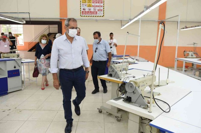 Tarsus Belediyesinin Tekstil Atölyesi Hem İstihdama Hem İhracata Katkı Sağlıyor