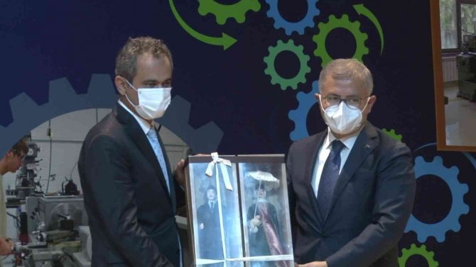 Milli Eğitim Bakanı Özer: “Bugün İtibariyle Tüm Sınıfları Kapalı Olan Hiçbir Okulumuz Bulunmamaktadır”