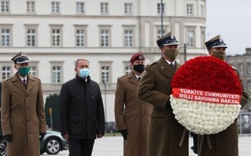 Milli Savunma Bakanı Akar, Polonyalı Mevkidaşı Blaszczak İle Görüştü
