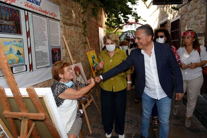 Başkan Uysal, Kaleiçi Sokaklarındaki Sanat Çalışmalarını İnceledi