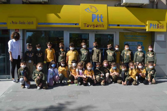 Öğrenciler Ptt’den Mektup Gönderdi