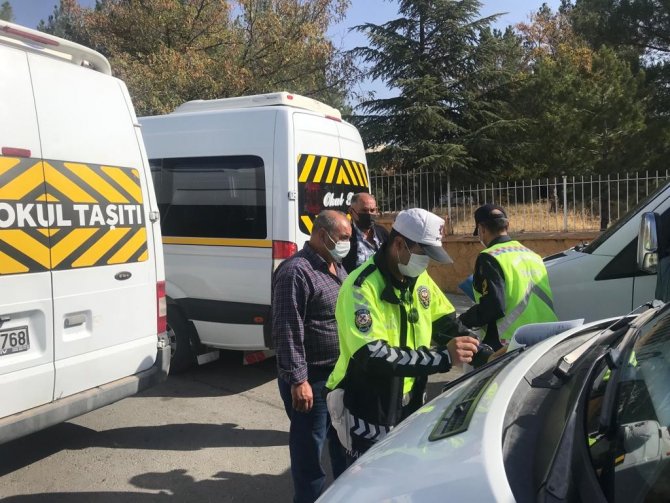 Okul Servis Sürücülerine Önce Eğitim Sonra Denetim