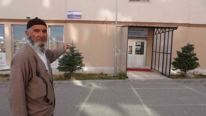 Cemaat, Caminin Camiye Benzemesi İçin Minare İstiyor