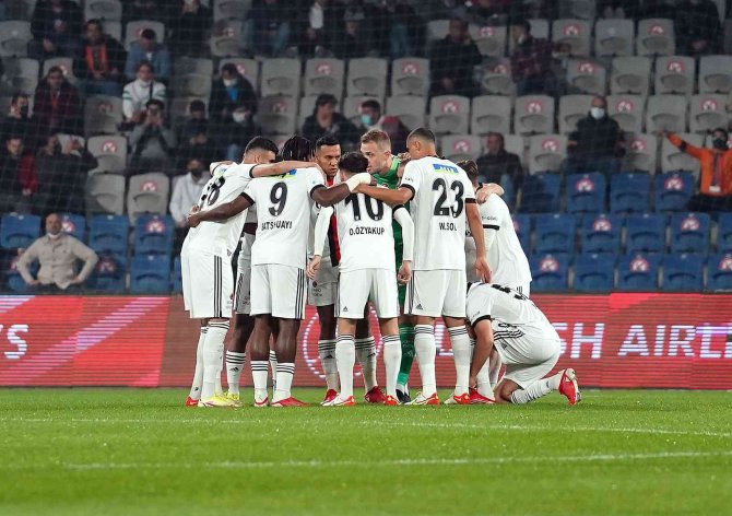 Süper Lig: Başakşehir: 0 - Beşiktaş: 0 (Maç Devam Ediyor)