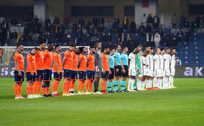 Süper Lig: Başakşehir: 0 - Beşiktaş: 0 (Maç Devam Ediyor)