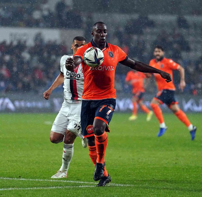 Süper Lig: Medipol Başakşehir: 3 - Beşiktaş: 2 (Maç Sonucu)