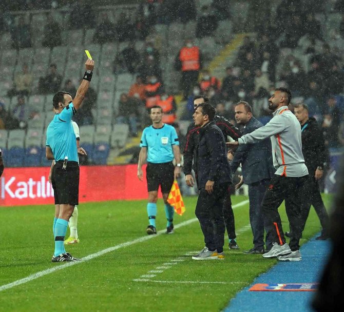 Süper Lig: Medipol Başakşehir: 3 - Beşiktaş: 2 (Maç Sonucu)