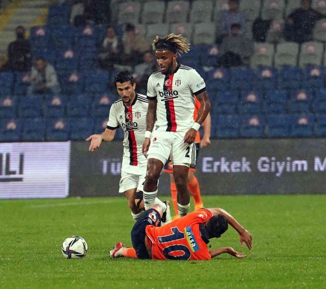 Süper Lig: Medipol Başakşehir: 3 - Beşiktaş: 2 (Maç Sonucu)