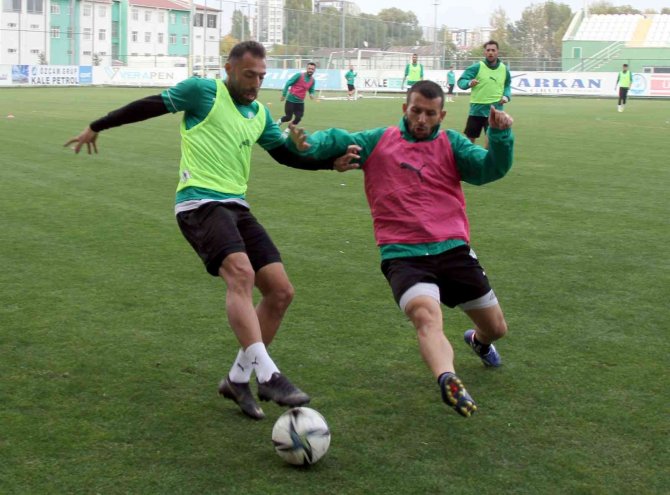 Sivas Belediyespor Teknik Direktörü Özer Karadaş: “Gayet İyi Gidiyoruz”