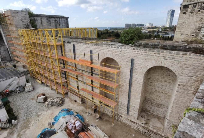 Yedikule Hisarı’nda Restorasyon Çalışmaları Sürüyor
